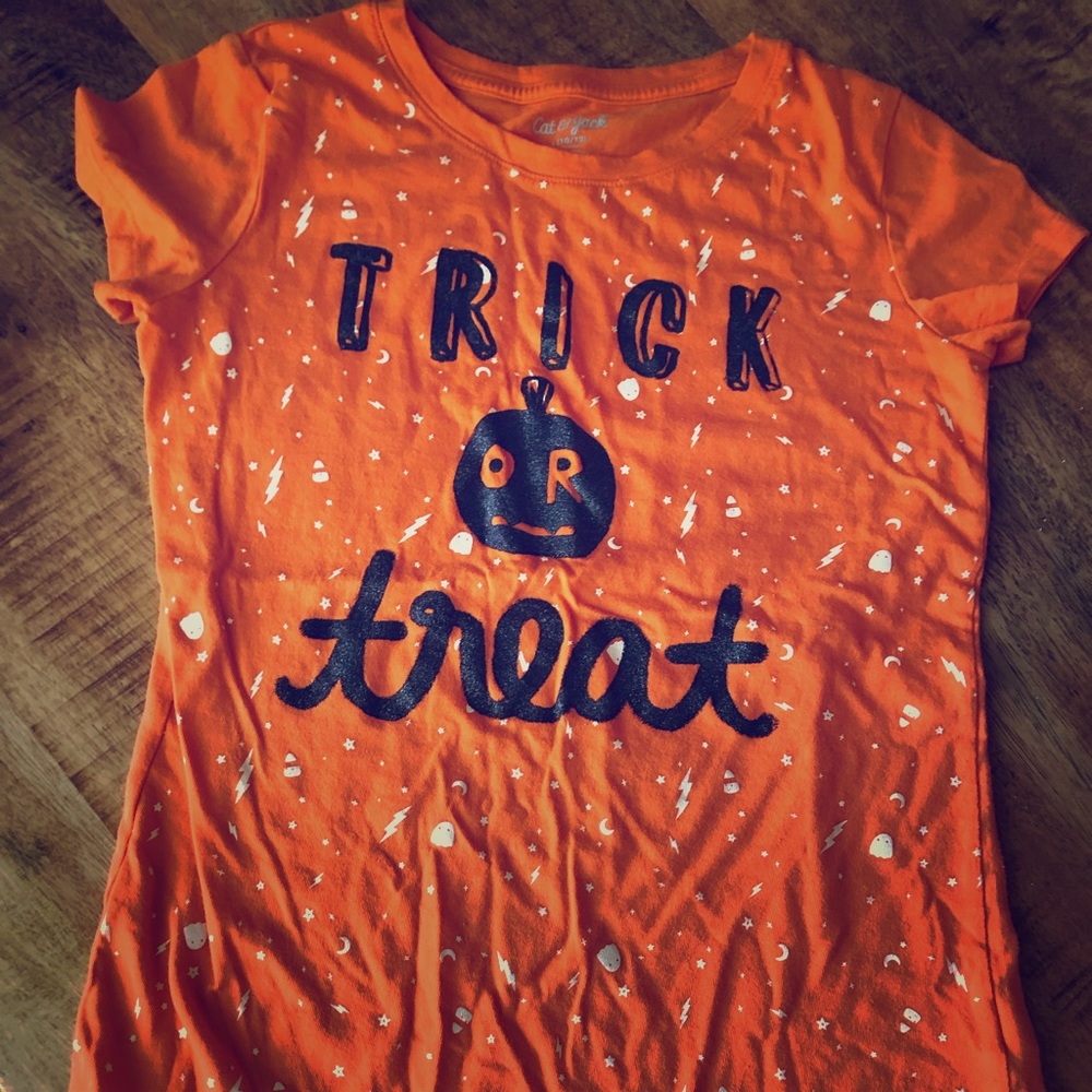 Cat & Jack kids large “Trick or Treat” shirt